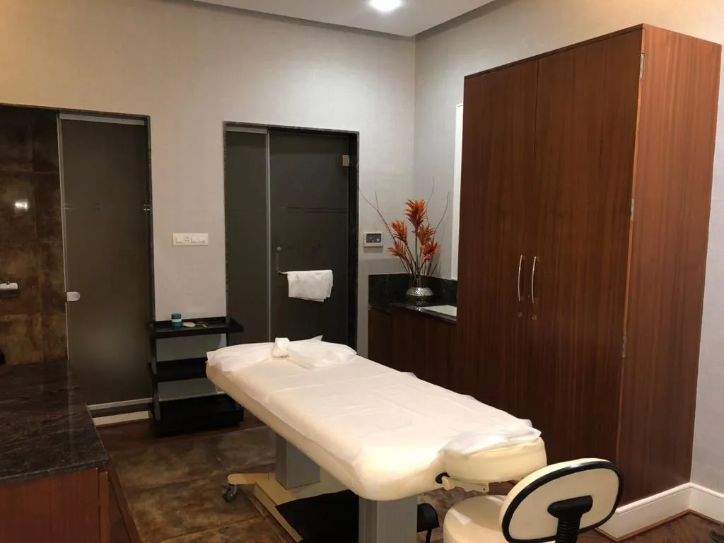 Meghavi Wellness Spa & Salon | Amanora Club